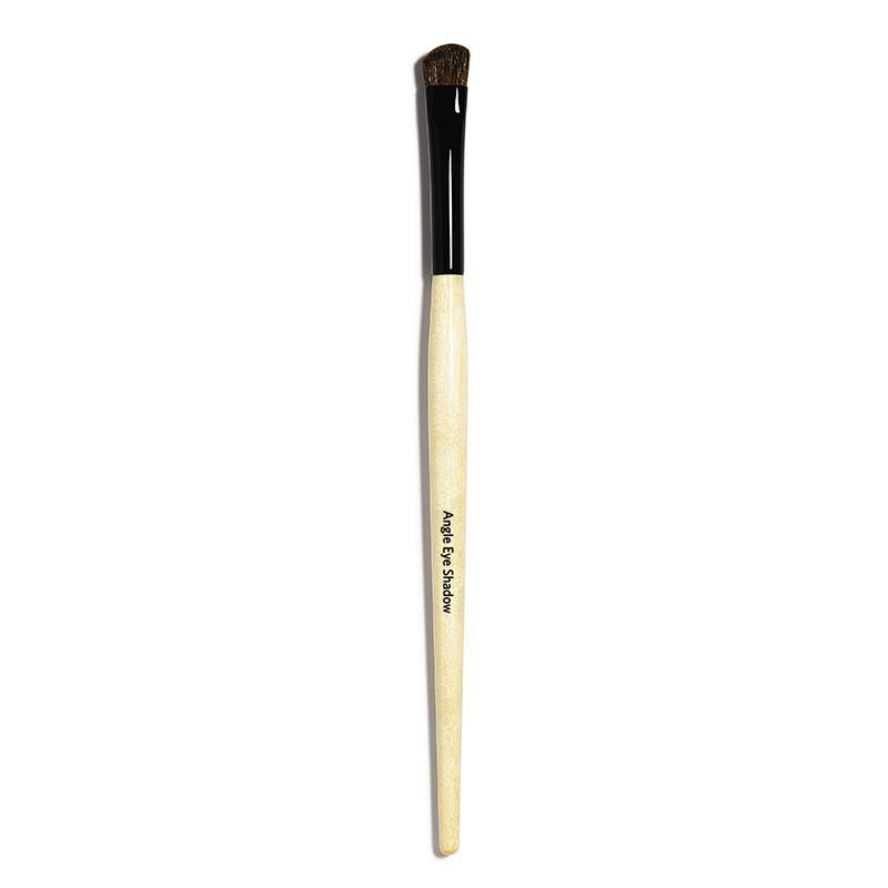 Bobbi-Brown-Angle-Eye-Shadow-Brush-1